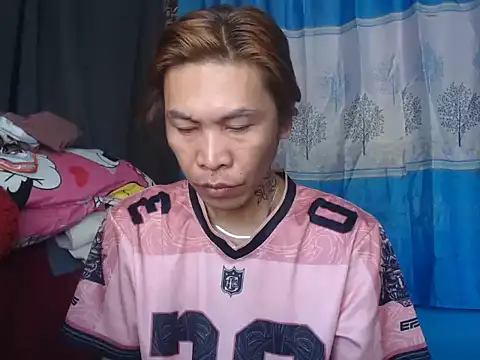 Snapshot of YourTopweng chatting on 03-29-26, 02:35 YourTopweng online show from 03-29-26, 02:35