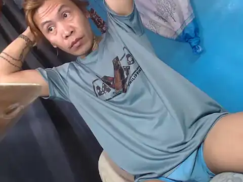 Snapshot of YourTopweng chatting on 04-11-26, 02:41 YourTopweng online show from 04-11-26, 02:41