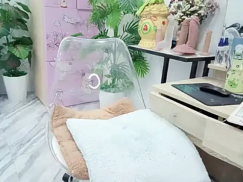 Lyly-2k5 online show from 12-17-25, 01:21