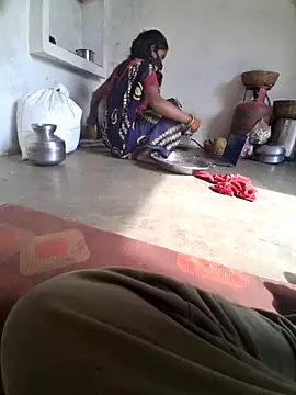 RAYI Queen 3 online show from 12-21-25, 07:54