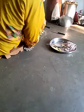 RAYI Queen 3 online show from 11-14-25, 10:19