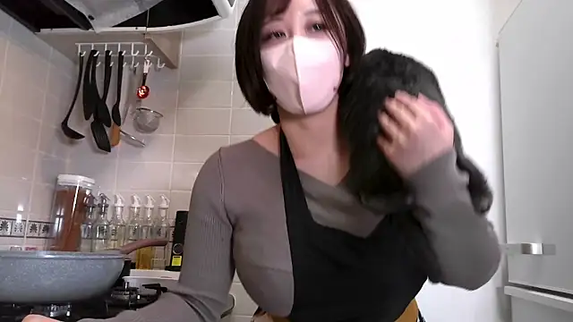 Snapshot of miyuki105 chatting on 10-13-25, 07:10 miyuki105 online show from 10-13-25, 07:10