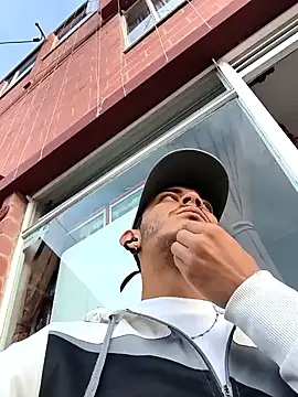 Snapshot of Exlifer chatting on 02-14-26, 10:54 Exlifer online show from 02-14-26, 10:54