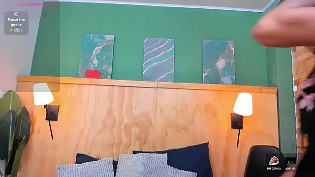 milavega  online show from 10-25-25, 12:04