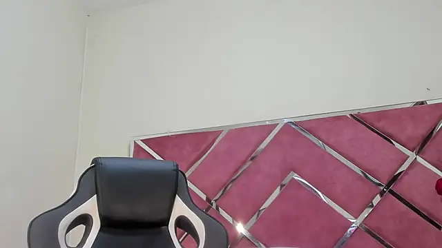 Dulce Pettit online show from 10-15-25, 12:35