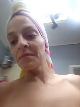 Snapshot of amymatthews92 chatting on 10-10-25, 08:20 amymatthews92 online show from 10-10-25, 08:20