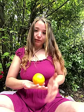 Snapshot of sashapulse chatting on 10-18-25, 09:39 sashapulse online show from 10-18-25, 09:39