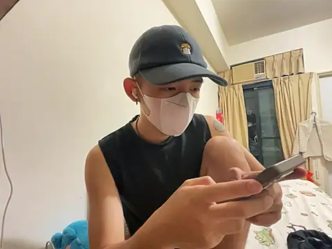 Snapshot of boyjoe10 chatting on 04-09-26, 12:44 boyjoe10 online show from 04-09-26, 12:44