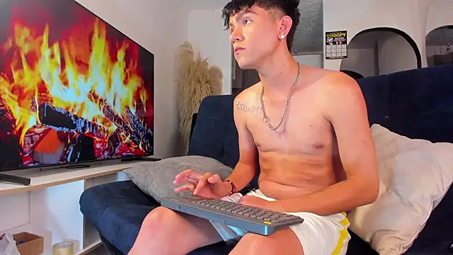 Snapshot of Steven_baby69 chatting on 12-16-25, 03:00 Steven baby69 online show from 12-16-25, 03:00