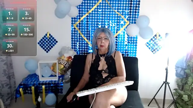 Snapshot of ruth_blue21 chatting on 09-29-25, 12:00 ruth blue21 online show from 09-29-25, 12:00