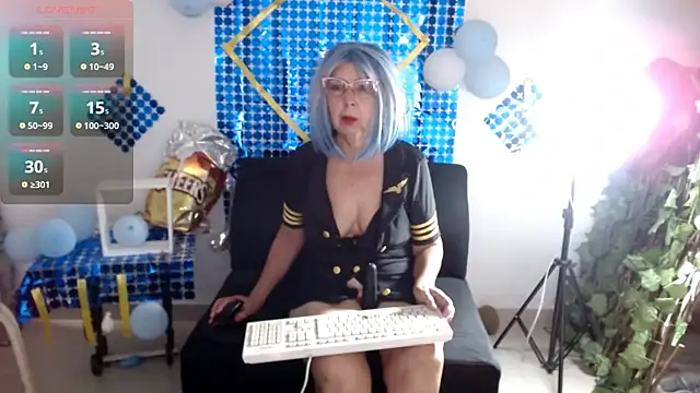 Snapshot of ruth_blue21 chatting on 10-15-25, 12:57 ruth blue21 online show from 10-15-25, 12:57