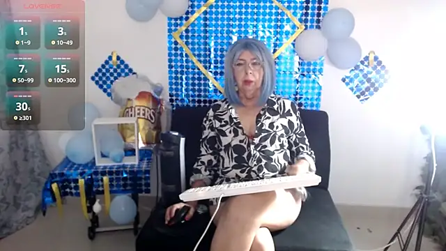 Snapshot of ruth_blue21 chatting on 09-23-25, 12:45 ruth blue21 online show from 09-23-25, 12:45