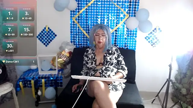 Snapshot of ruth_blue21 chatting on 10-01-25, 04:39 ruth blue21 online show from 10-01-25, 04:39