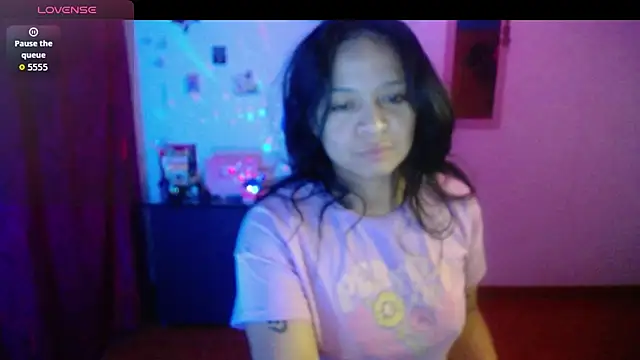 Snapshot of Sara_cute92 chatting on 09-28-25, 10:22 Sara cute92 online show from 09-28-25, 10:22