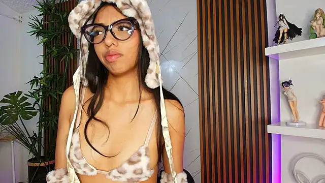 Snapshot of Sphere01 chatting on 02-14-26, 03:40 Sphere01 online show from 02-14-26, 03:40