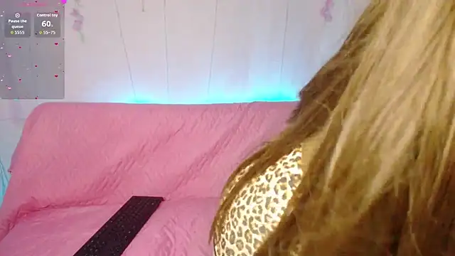 RosseCollins online show from 04-25-26, 01:08
