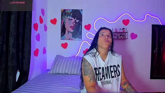 Dilan and Mia online show from 02-27-26, 01:39