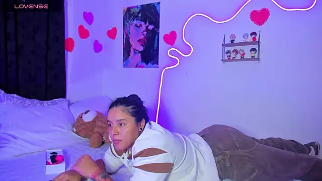 Snapshot of Dilan_and_Mia chatting on 04-29-26, 02:16 Dilan and Mia online show from 04-29-26, 02:16