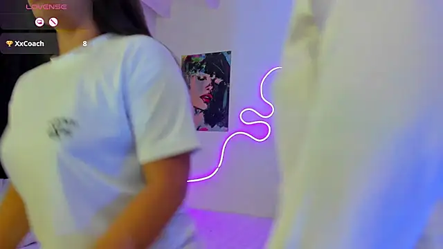 Snapshot of Dilan_and_Mia chatting on 09-28-25, 01:51 Dilan and Mia online show from 09-28-25, 01:51