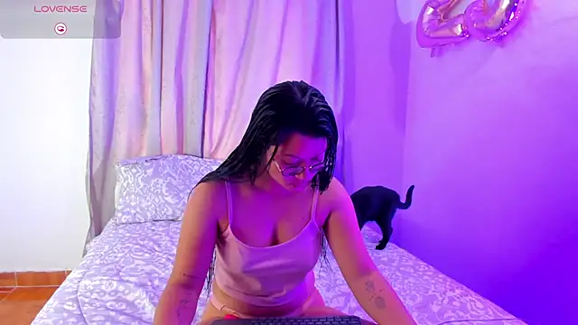 Snapshot of Dilan_and_Mia chatting on 11-09-25, 07:29 Dilan and Mia online show from 11-09-25, 07:29