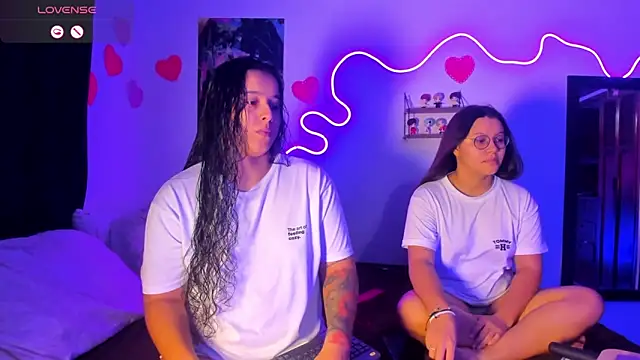 Dilan and Mia online show from 04-09-26, 10:49