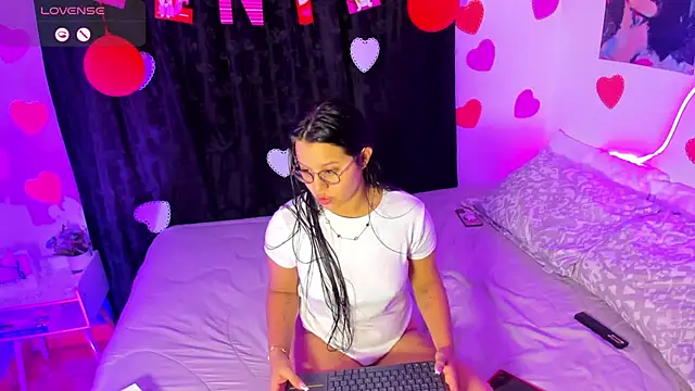 Dilan and Mia online show from 02-18-26, 04:32