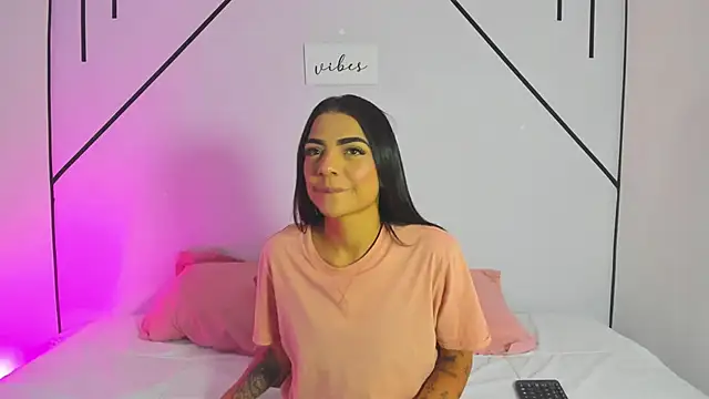 MiahCornell  online show from 11-10-25, 07:30