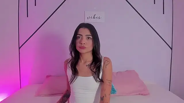 MiahCornell  online show from 01-07-26, 06:13