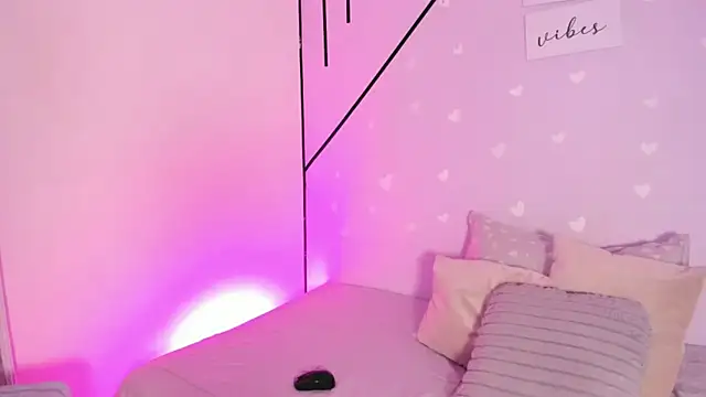 MiahCornell  online show from 03-06-26, 08:15