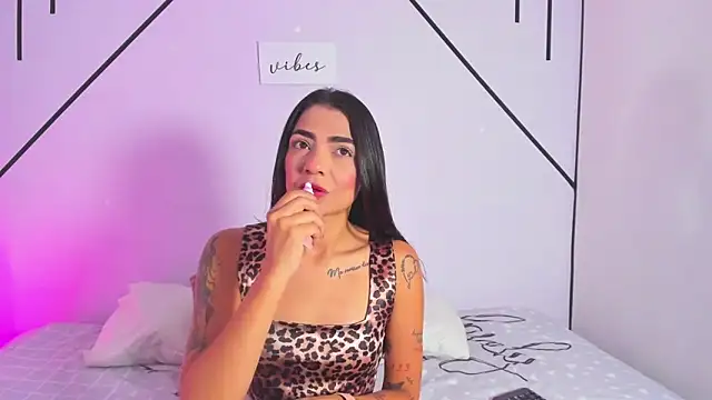 MiahCornell  online show from 11-09-25, 07:51