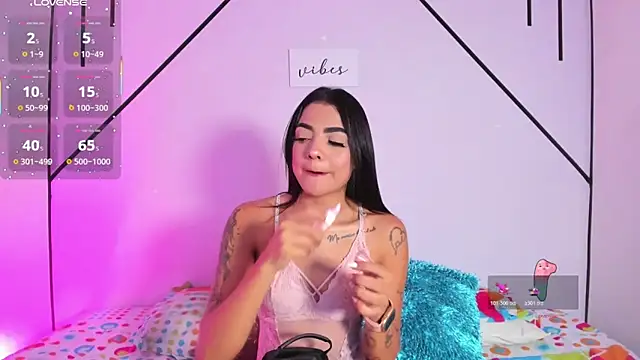 MiahCornell  online show from 11-19-25, 08:20