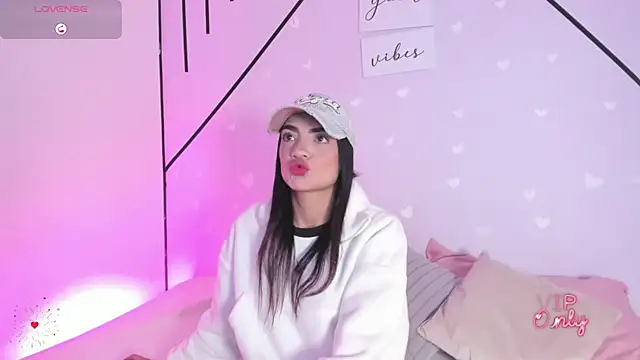 MiahCornell  online show from 03-04-26, 08:05