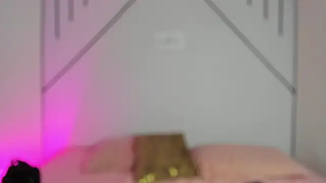 MiahCornell  online show from 11-12-25, 07:18