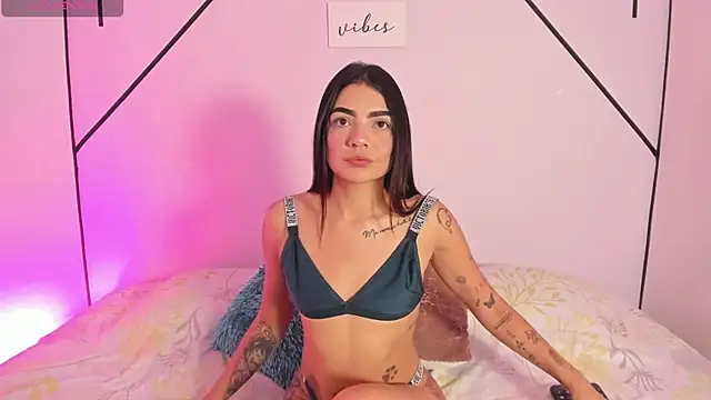 MiahCornell  online show from 11-26-25, 08:42