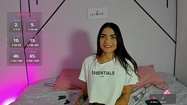 MiahCornell  online show from 11-04-25, 06:55