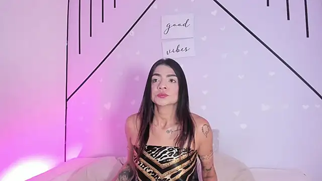 MiahCornell  online show from 03-29-26, 03:02