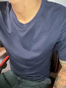 Osmarcito21 online show from 11-11-25, 04:57