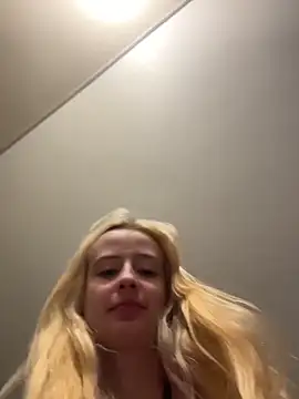 SeccySerena online show from 05-14-26, 07:27