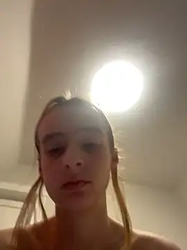 SeccySerena online show from 02-04-26, 08:48