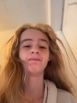 SeccySerena online show from 02-17-26, 03:09