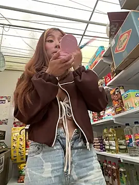 Snapshot of Sallem_Pink chatting on 07-15-26, 11:28 Sallem Pink online show from 07-15-26, 11:28