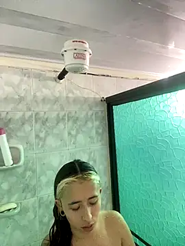 Sallem Pink online show from 10-30-25, 03:42