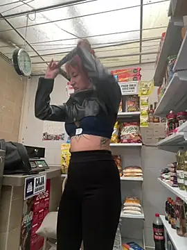 Snapshot of Sallem_Pink chatting on 06-19-26, 11:27 Sallem Pink online show from 06-19-26, 11:27