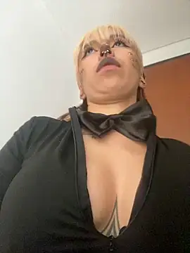 Sallem Pink online show from 10-29-25, 07:46