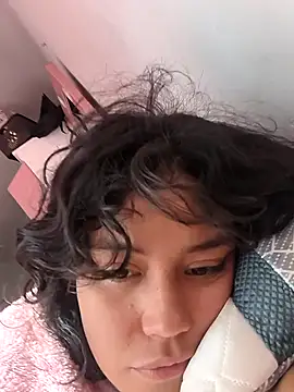 Snapshot of TamaraMera chatting on 11-01-25, 02:11 TamaraMera online show from 11-01-25, 02:11