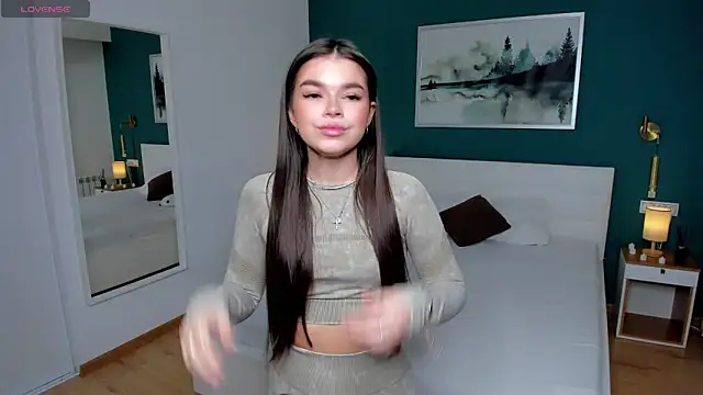 HollisHearl online show from 09-12-25, 07:19