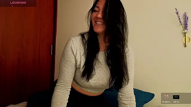 Snapshot of karla_valk1 chatting on 05-30-26, 01:17 karla valk1 online show from 05-30-26, 01:17