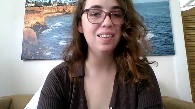 Snapshot of sweetsocalgirl chatting on 05-04-26, 10:56 sweetsocalgirl online show from 05-04-26, 10:56