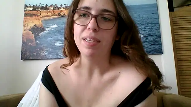 Snapshot of sweetsocalgirl chatting on 05-06-26, 10:03 sweetsocalgirl online show from 05-06-26, 10:03