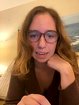 Snapshot of sweetsocalgirl chatting on 11-06-25, 03:43 sweetsocalgirl online show from 11-06-25, 03:43